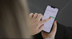 Customer receiving an estimate by text message and approving the repairs